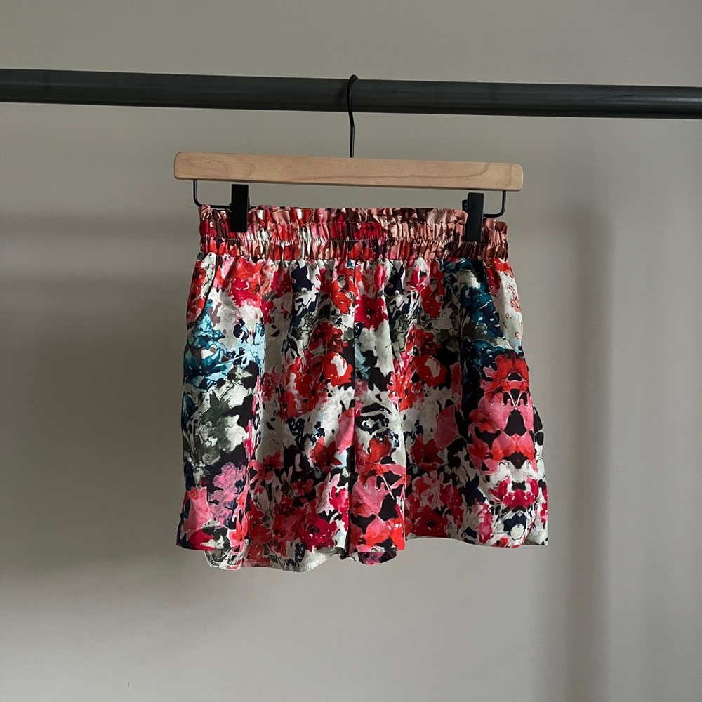 Flowy floral shorts